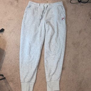 gray sweatpants
